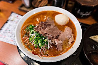 关于我被红色性感恶魔赶出房间的那些事终于有汉化了……《我！勇者？》中文宣传片公布！